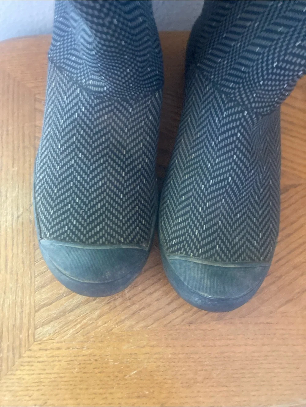 BOGS “Summit” Herringbone  Mid Calf Black/Gray Waterproof Winter Boots (9)
